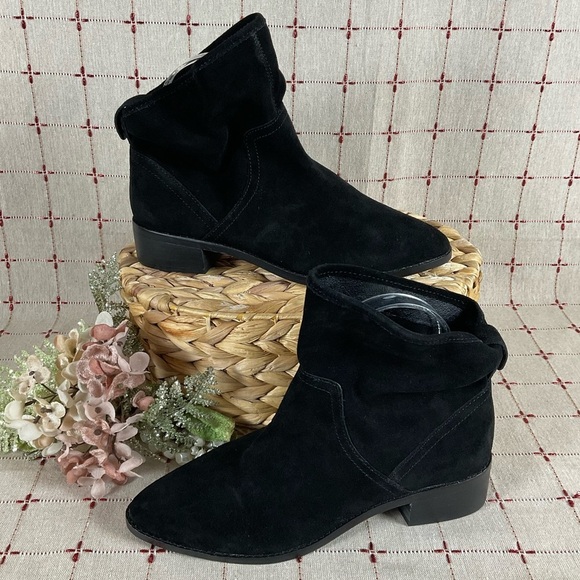 Lucky Brand “Lollin” Black Oiled Suede Ankle Boots Slouchy Bootie Size 6.5 New - Picture 1 of 7